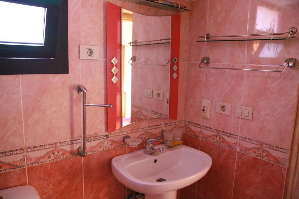 Esplanada Beach Apartment Hurghada Bagian luar foto